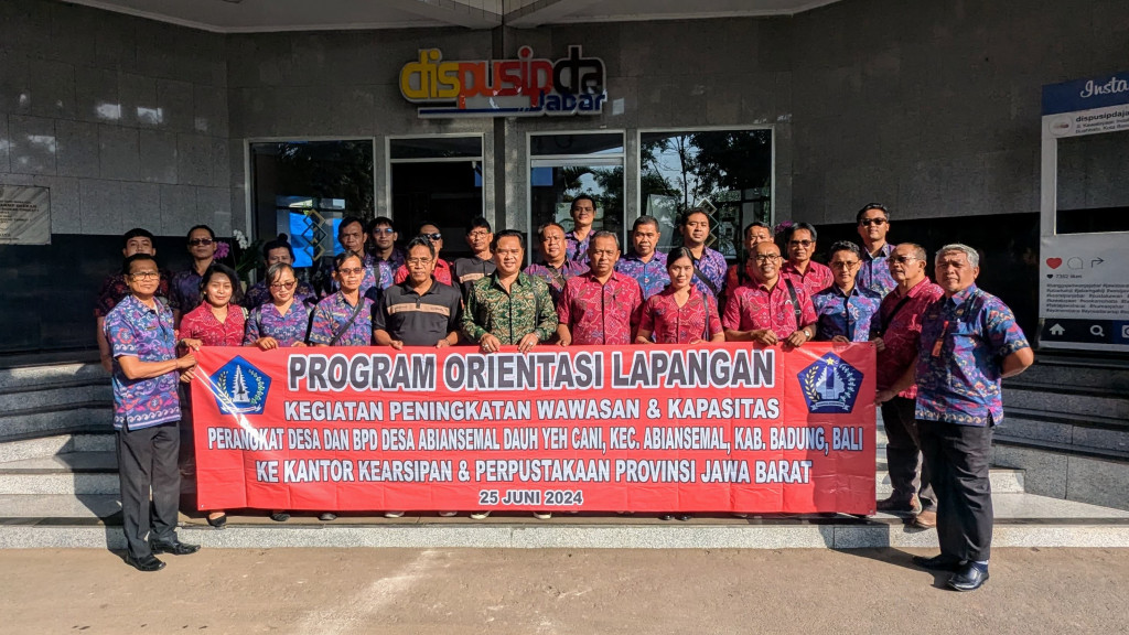 Kegiatan Orientasi Lapangan Perangkat Desa dan BPD ke Dinas Perpustakaan dan Kearsipan Provinsi Jawa Barat